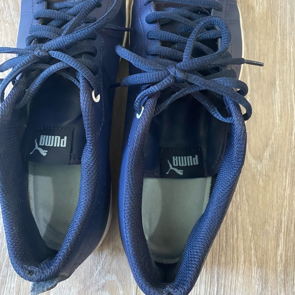 Ladies sz 9/12 Puma Leather Tennis Shoes Navy Blue - Picture 4 of 7